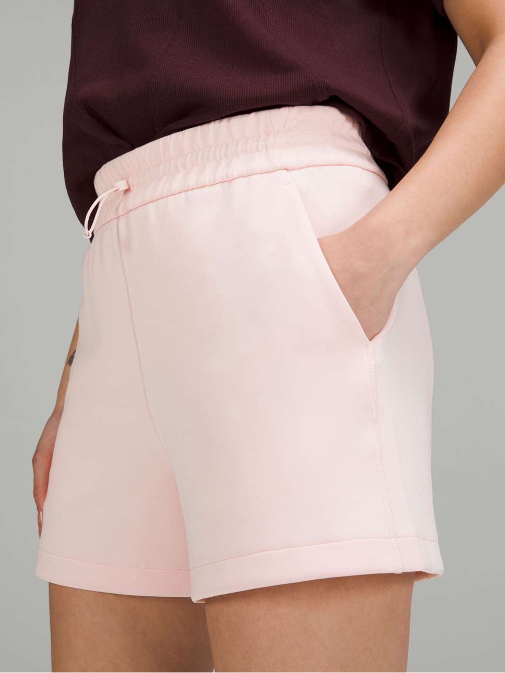 Lululemon Softstreme Hi Rise Short size 4